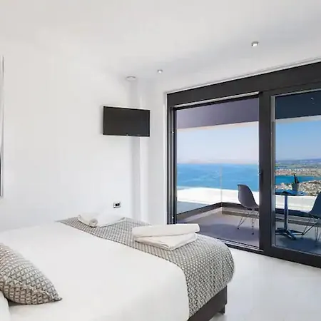 Charm Of The Island 4 Bedrooms Villa